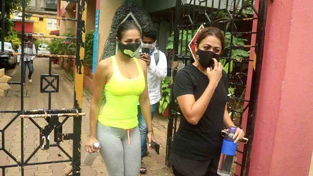 Malaika Arora बहन Amrita Arora संग पहुंची योगा करने ; देखिए वीडियो | FilmiBeat