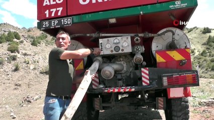 Kuraklık hat safhaya ulaştı, 10 bin balık için tüm köylü seferber oldu