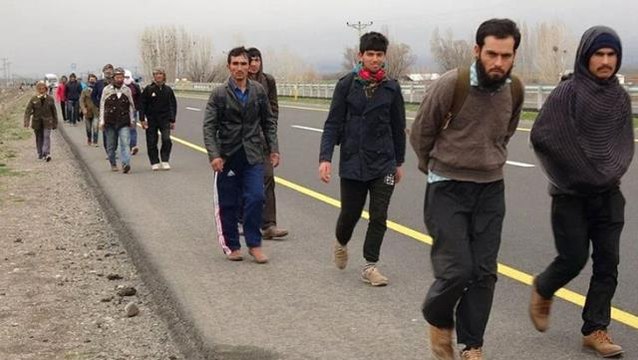 Son Dakika! Sosyal medyada göçmenlerle ilgili dolaşan görüntülerle ilgili güvenlik kaynaklarından açıklama: Birçoğu bizim sınırlarımıza ait değil