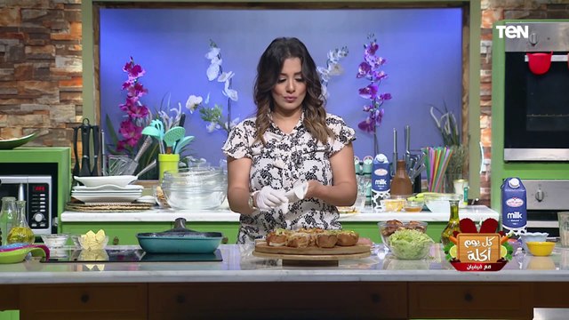 كل يوم أكلة | طريقة عمل سيزر سلط بشكل وطعم عالمي مع الشيف فيفيان