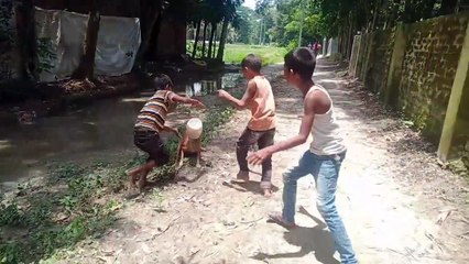 Good Samaritans Save Dog With Head Stuck in Container