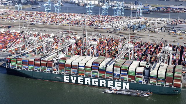 Quatre mois après avoir bloqué le canal de Suez, l’Ever Given arrive enfin à destination