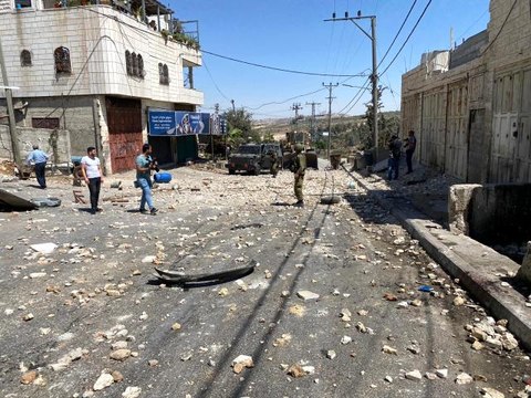 İsrail askerlerinden 12 yaşındaki Filistinli çocuğun cenaze töreni sonrası Filistinlilere müdahale: 12 yaralı