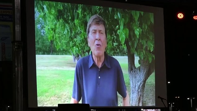 Gkn Firenze, l'abbraccio degli artisti italiani agli operai licenziati