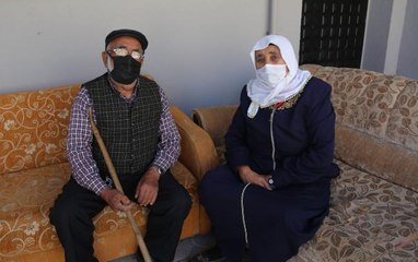 YAŞLI ÇİFT, BELEDİYENİN ULAŞIM DESTEĞİ İLE 3'ÜNCÜ DOZ AŞILARINI YAPTIRDI