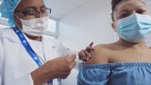 Jornada inédita de vacunación masiva contra la covid en favelas de Río