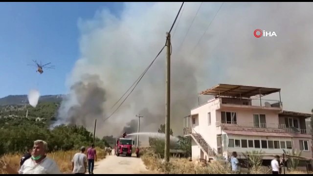 Silifke'deki yangın yerleşim yerlerine ulaştı