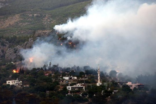 Son dakika haberleri | Mersin'in Silifke ilçesinde çıkan orman yangınına müdahale ediliyor