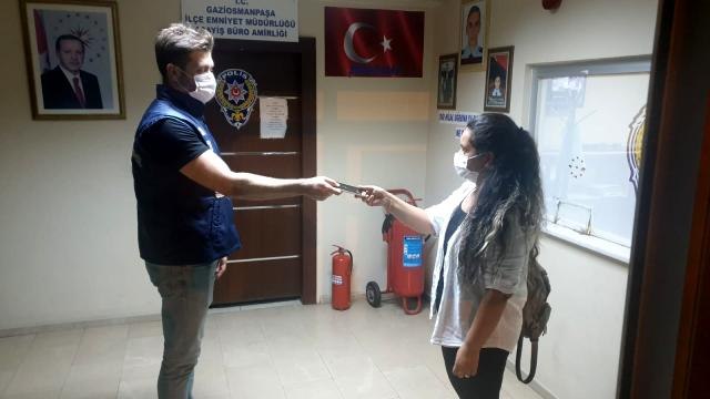 Gaziosmanpaşa'da kadınların cep telefonunu kapkaç yapan kişi yakalandı