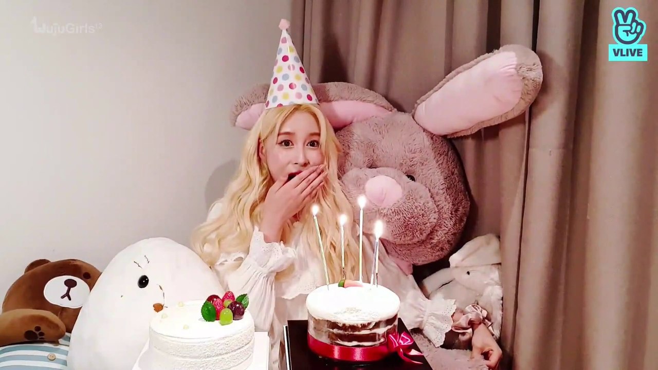 [ENG SUB] 210514 Dayoung Vlive - JyuJyu's birthday party 1