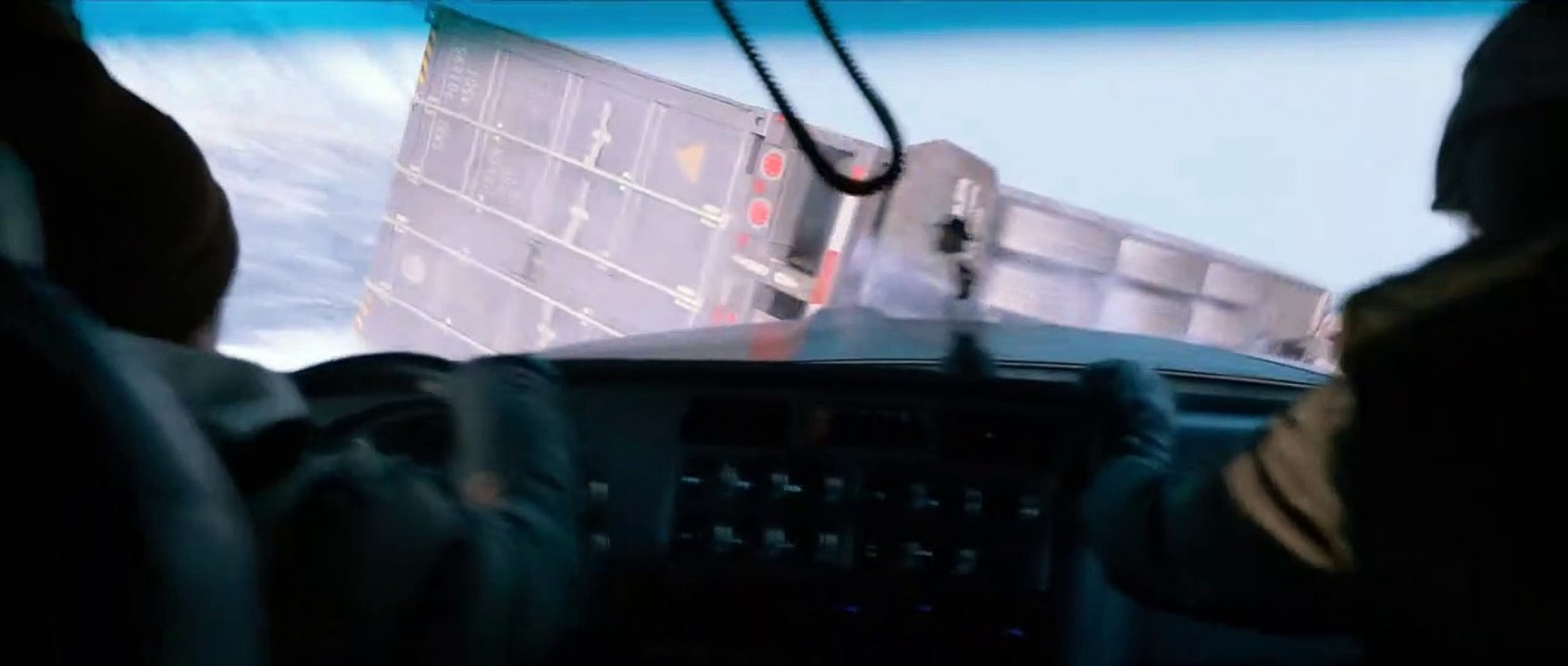 ICE ROAD Film EXTRAIT - Coupe ta ceinture