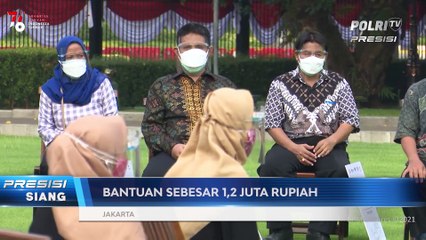 Presiden Jokowi Bagikan Bantuan UMKM