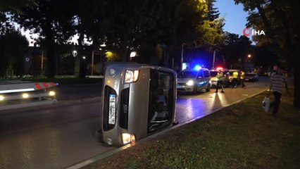 Hamur yüklü hafif ticari araç takla attı: 3 yaralı