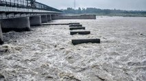 Delhi: Yamuna level rising, danger of flood in nearby areas