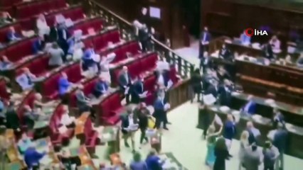 - İtalya'da Temsilciler Meclisinde 'Green Pass' protestosu