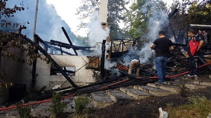 SAPANCA'DA 2 KATLI AHŞAP RESTORAN ALEV ALEV YANDI