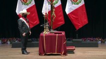 Gobierno de Perú toma posesión entre discrepancias por nombramiento del primer ministro