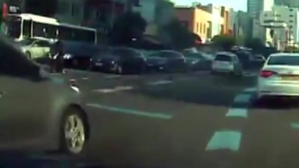 교통법규 위반 차 들이받고 합의금 뜯어낸 일당 적발 / YTN