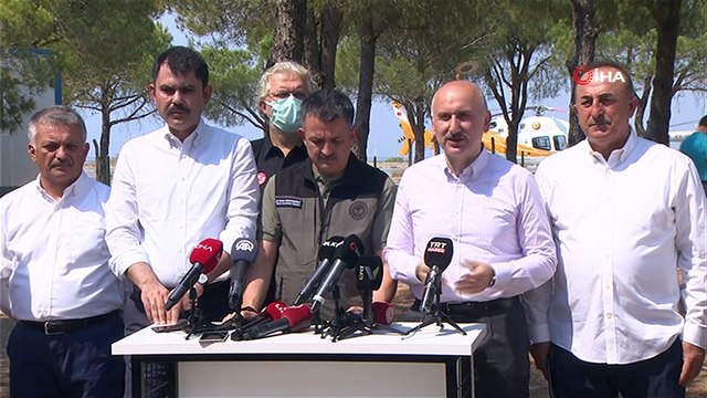 Bakan Karaismailoğlu: 'Sıkıntılı bir süreç yaşıyoruz. Ulaştırma ve haberleşme anlamında sıkıntı yok. Vatandaşlarımız müsterih olsunlar. İnşallah bu sıkıntıların üstesinden geleceğiz'