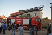 AFYONKARAHİSAR - İki katlı binada çıkan yangın söndürüldü