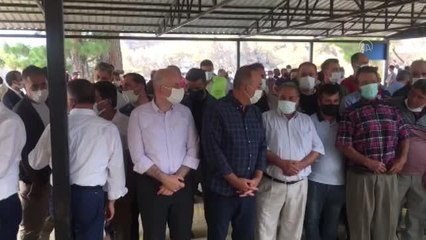 Manavgat'taki orman yangınında hayatını kaybeden çiftin cenazeleri toprağa verildi