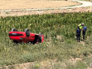 Ehliyetsiz sürücünün otomobili takla attı: 1 yaralı