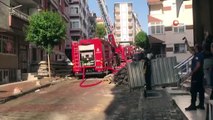 Bahçelievler’de inşaat halindeki bir binanın çatısı alev alev yandı