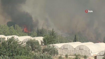 Vatandaşlar Manavgat'ta yangını endişeli gözlerle izliyor