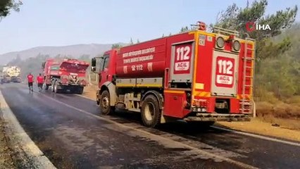 Yangında dikkat çeken detay: Şehidin mezarı ve Türk bayrağı zarar görmedi