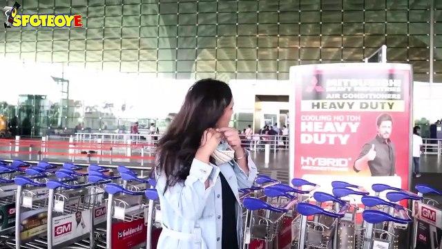 Malaika Arora, Sonakshi Sinha, Karan Deol & Zoya Hussain Snapped At The Airport