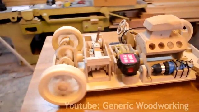 Fabrication d'une voiture en bois avec un moteur qui marche à la perfection
