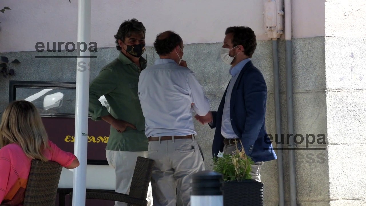 Pablo Casado comida con amigos