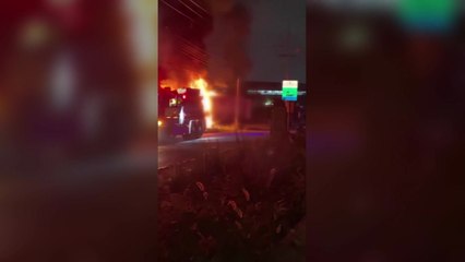 경기도 남양주에서 이삿짐 차량에 불...10분 만에 꺼져 / YTN