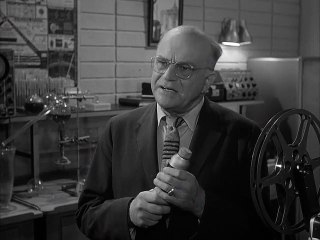 VIAGEM AO FUNDO DO MAR   003 -  OS FABRICANTES DO MEDO (Imagem Ótima)