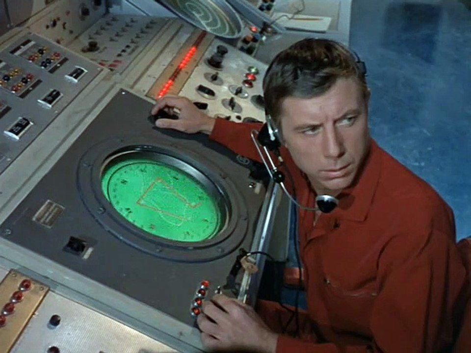 VIAGEM AO FUNDO DO MAR  A Nave Fantasma