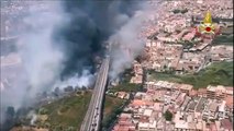 Oltre 30 incendi a Catania, case evacuate: le immagini dall'elicottero dei vigili del fuoco