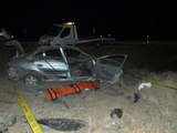 Son Dakika | Sürücüsünün, sürüye çarpmamak için ani manevra yaptığı otomobil şarampole devrildi 1 ölü, 2 yaralı