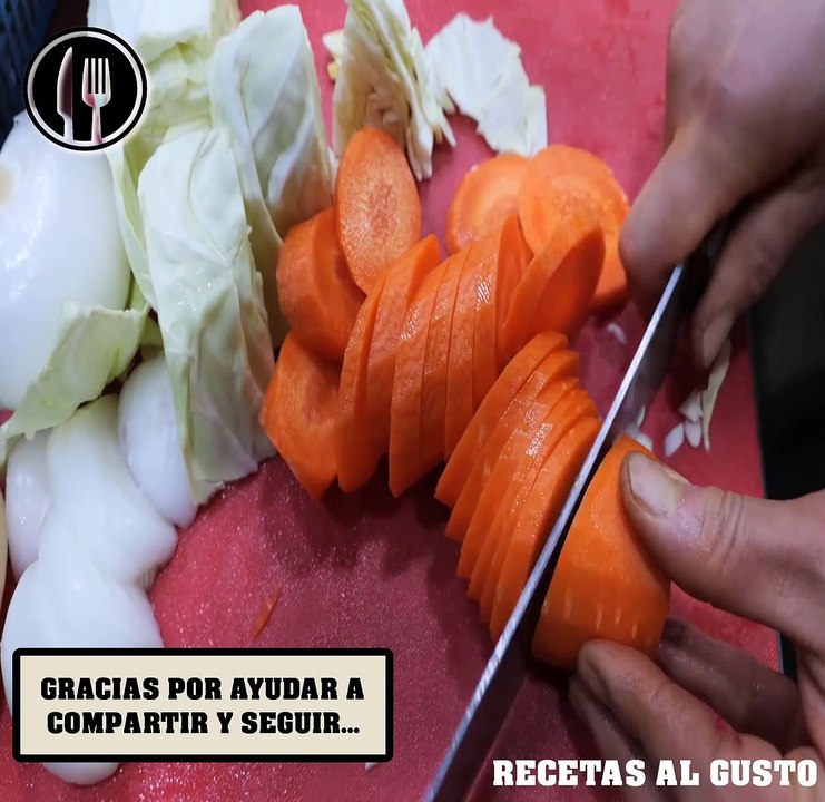 Pollo Estofado con Fideos en Salsa de Soja Jjimdak