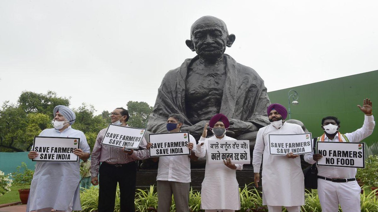 Congress MPs protest outside Parliament against...