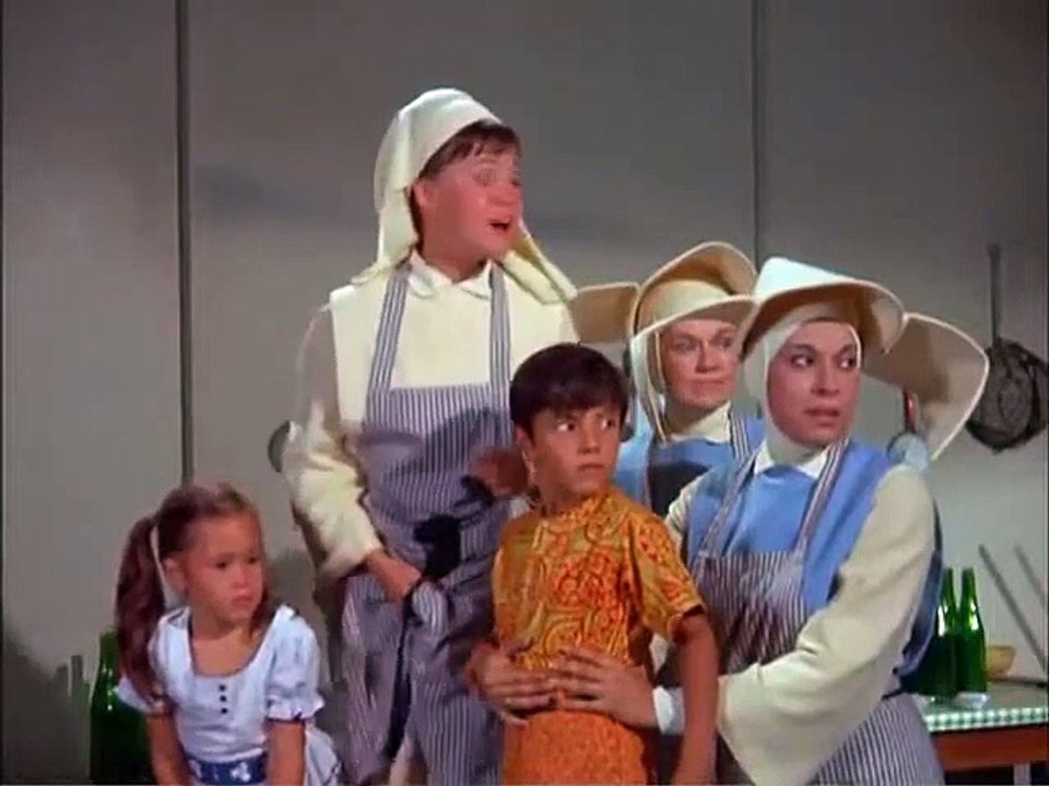 The Flying Nun   1x09   Days of Nuns and Roses .    Sally Feilds (2)