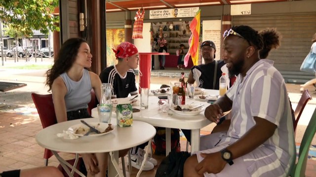 Tüntetés az olasz parlamentben, szigorítás a német határokon