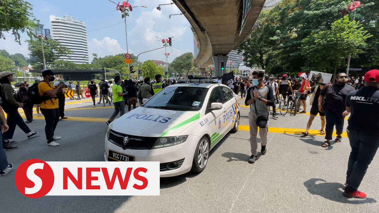 #Lawan protesters disperse following police instructions