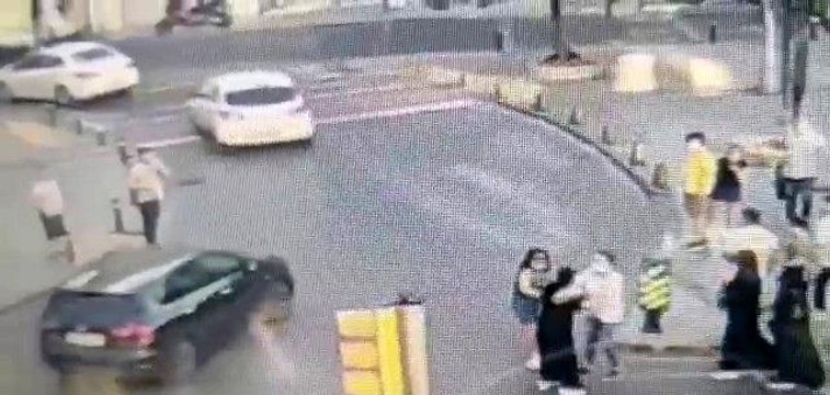 Son dakika haber | Şişli'de kadın yankesicinin yakalanma anı kamerada