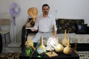 Bahçesinde ürettiği su kabaklarını sanat eserine dönüştürüyor