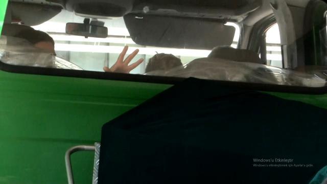 Vali Coş'un kızının cenaze aracının arka camından babasına bakışı ise yürekleri dağladı