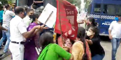 বাঁকুড়ায় পড়ুয়াদের ওপর পুলিশি জুলুমের প্রতিবাদ জানিয়ে মিছিল কলকাতার রাজপথে