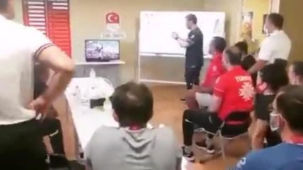 Mete Gazoz'un başarısı Team Türkiye'yi de sevince boğdu