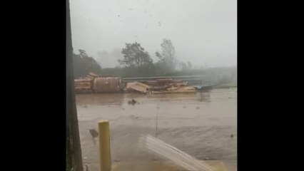 Espectacular tornado en la localidad de Bensalem, en EEUU