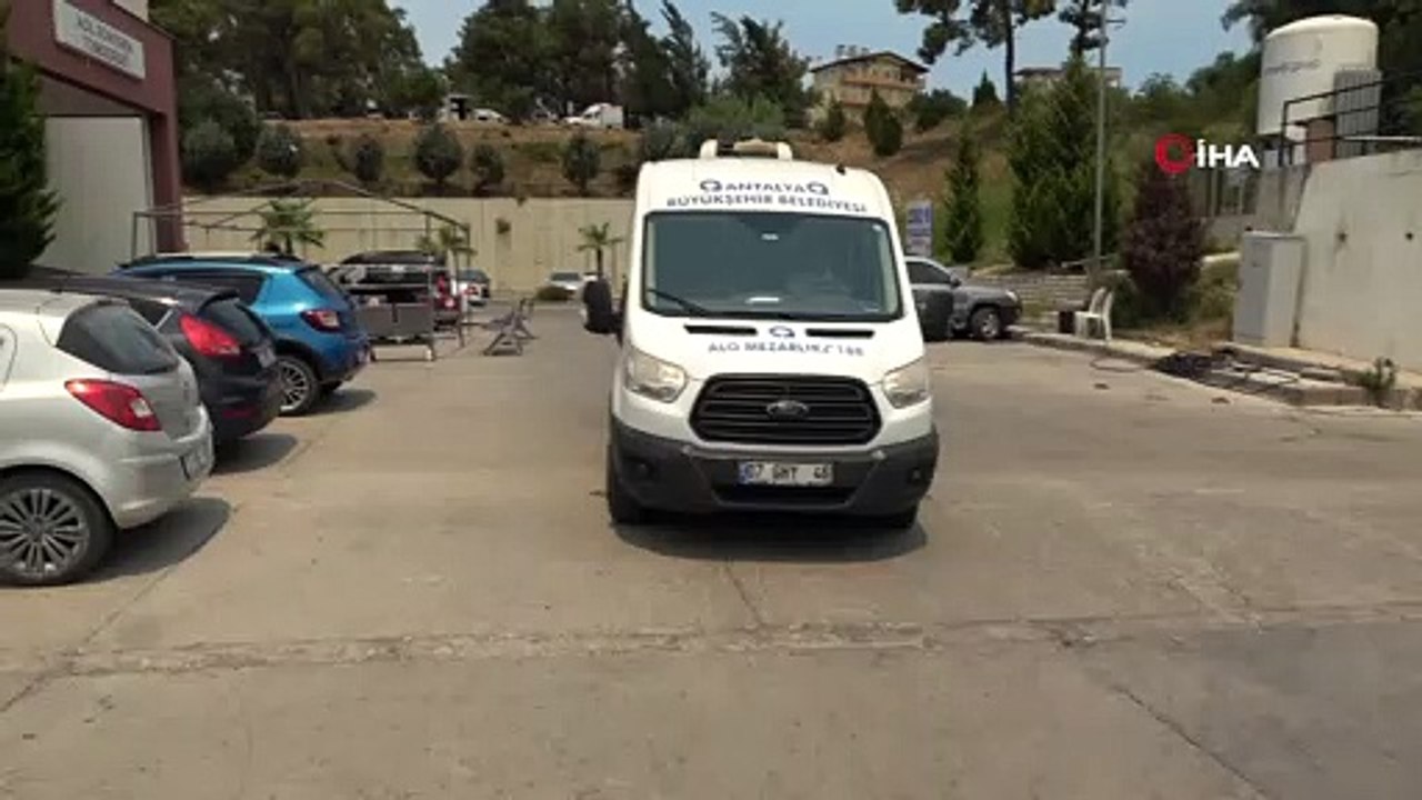 Hayatını kaybeden 2 yangın işçisinin cenazesi adli tıp kurumuna gönderildi