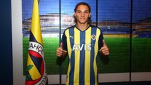 Fenerbahçe, Gençlerbirliği'nden Emir Ortakaya'yı renklerine bağladı! Taraftarlar, çocukluk fotoğrafına beğeni yağdırıyor